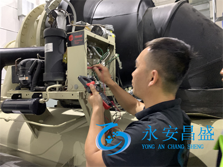 西安餐廳螺桿機(jī)異響深夜急救指南3步定位+5大維修方案 省萬(wàn)元停業(yè)損失