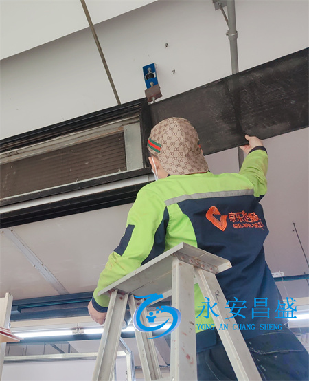 上海空調(diào)清洗驚現(xiàn)細(xì)菌超標(biāo)60倍 2025中央空調(diào)維保套餐