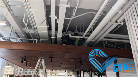 中央空調(diào)管道清洗公司怎么選?4大核心標(biāo)準(zhǔn)與異味根除方案