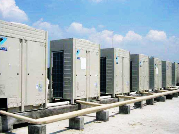 特靈中央空調(diào)冷/熱水型機(jī)組和定、變頻工作原理